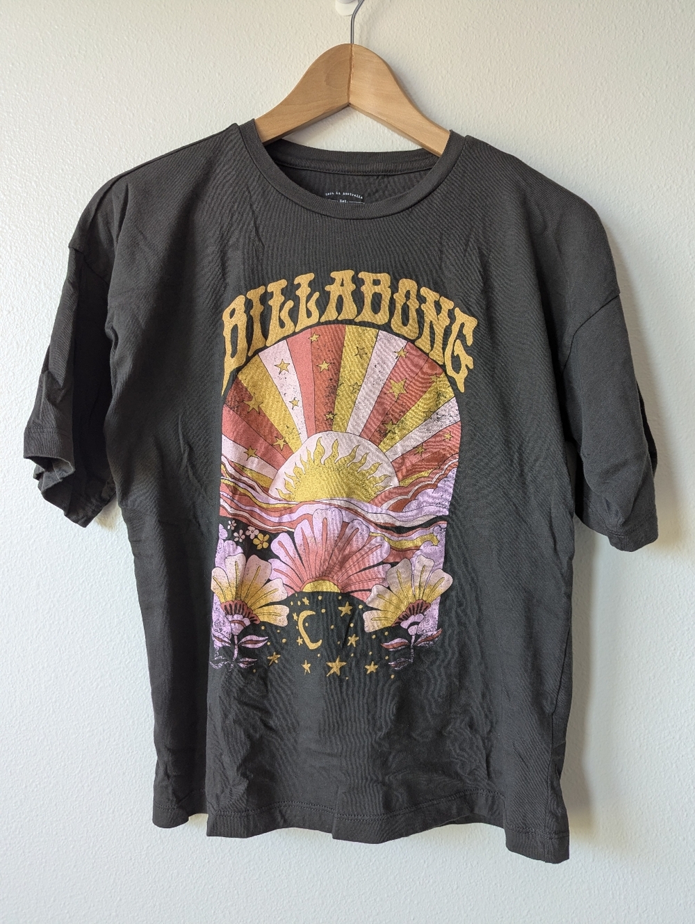 Billabong Graphic Dreamscape T-shirt in Gray Pink Yellow Size M